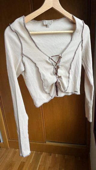 Top Shein Beige con Cordones