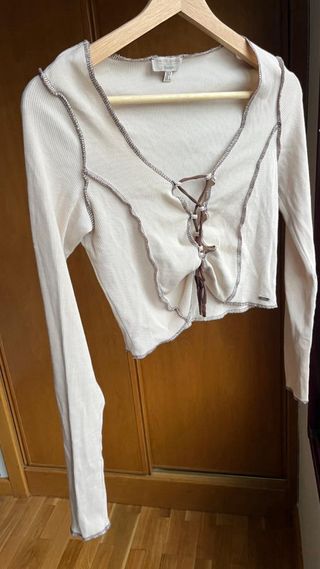 Top Shein Beige con Cordones