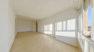 Piso en venta en Poligono Sur - La Oliva - Letanías en Sevilla