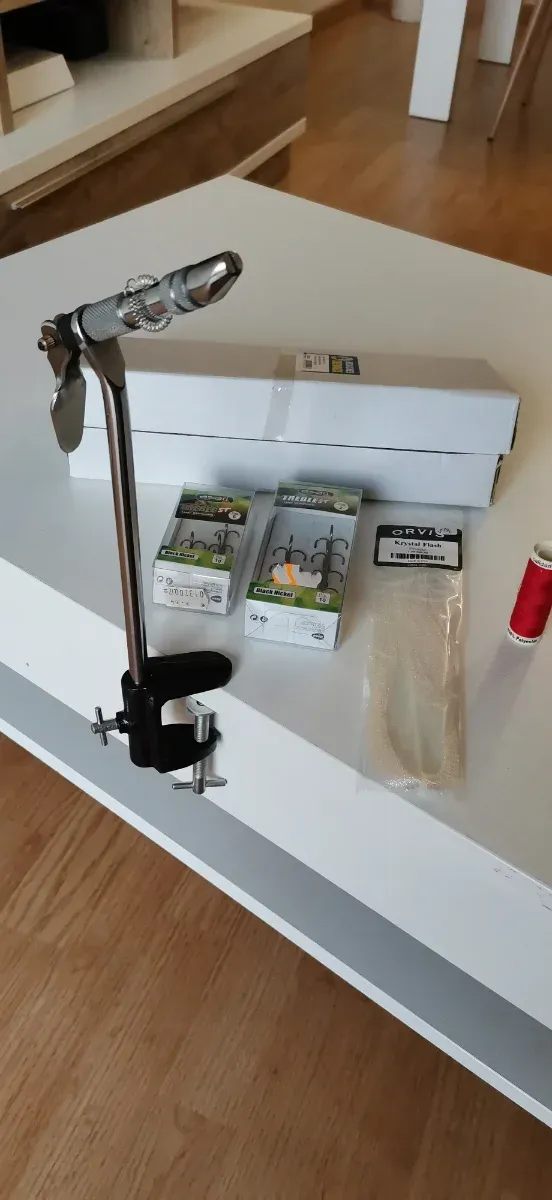 Torno para moscas artificiales