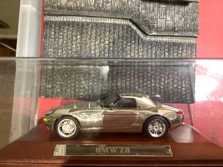 Coche BMW Z8 1/43 Ixo Cromado