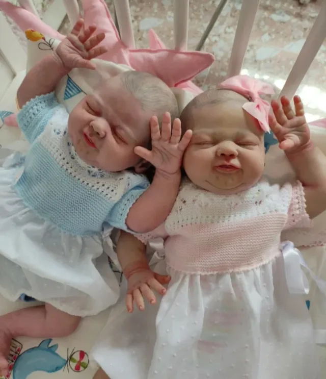 Muñecos gemelos niño y niña artesanales