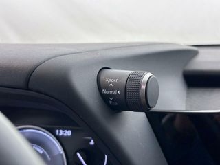 Lexus UX  2.0 250h Premium 2WD