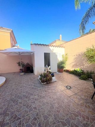 Chalet en venta en Montequinto en Dos Hermanas