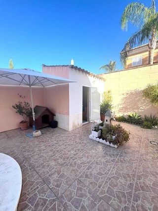 Chalet en venta en Montequinto en Dos Hermanas