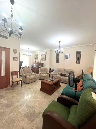 Chalet en venta en Montequinto en Dos Hermanas