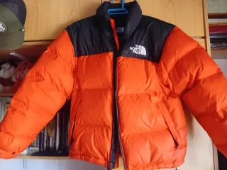 Plumas The North Face Rojo y Negra