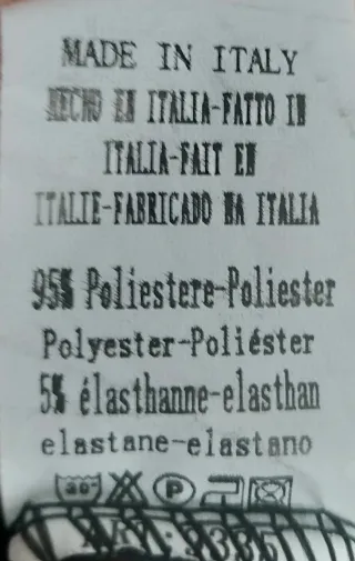 Vestido fiesta negro con pedrería y perlas.