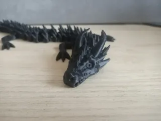 Majestuoso dragón chino negro articulado impresora