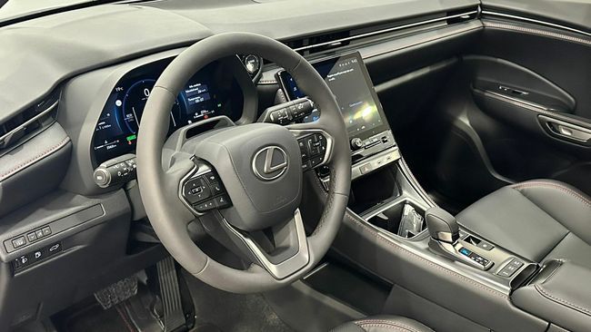 Lexus LBX 2025, foto 8