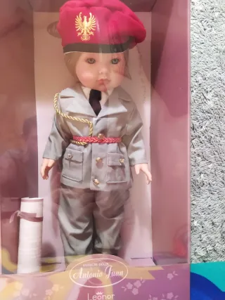 Muñeca Antonio Juan Leonor traje militar