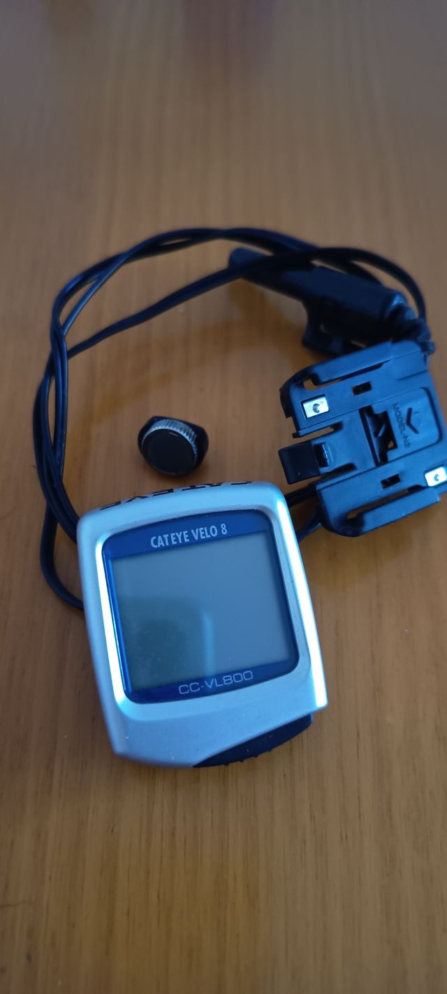 Ciclocomputador Cat Eye Velo 8 CC-VL800