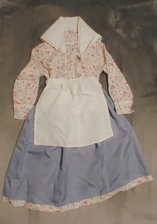 Traje baserritarra niña blanco y azul