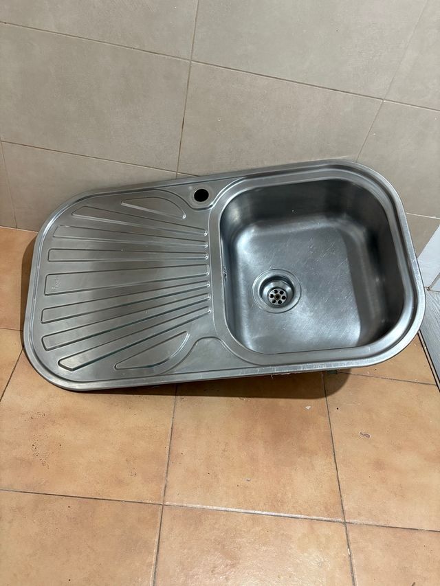 Fregadero de cocina metálico