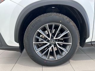 Lexus NX 350h 2WD PREMIUM