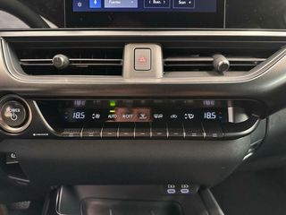 Lexus UX  250h 2WD PREMIUM