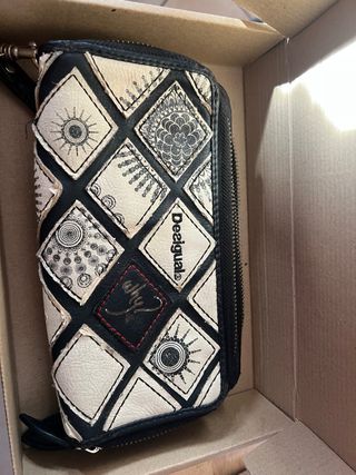 Monedero Desigual Negro y Blanco