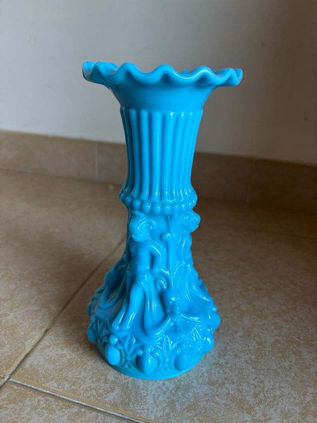 Jarrón antiguo vidrio azul