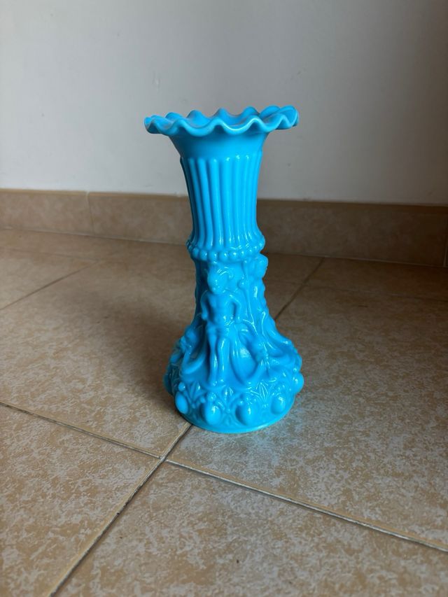 Jarrón antiguo vidrio azul