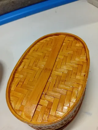 Cestino portagioie in legno intrecciato