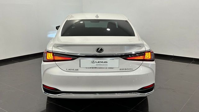 Lexus ES 300H PREMIUM