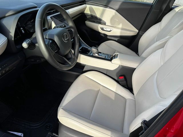 Lexus LBX   ELEGANT+