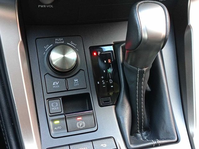 Lexus NX 300H PREMIUM 2WD