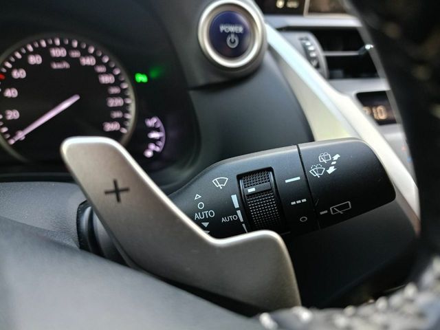 Lexus NX 300H PREMIUM 2WD