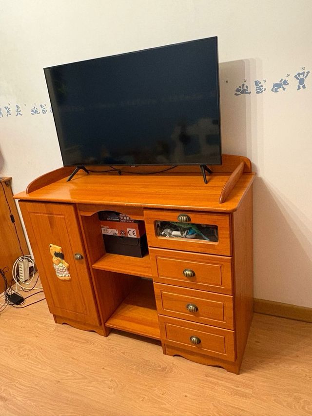 Cómoda y cambiador infantil de madera