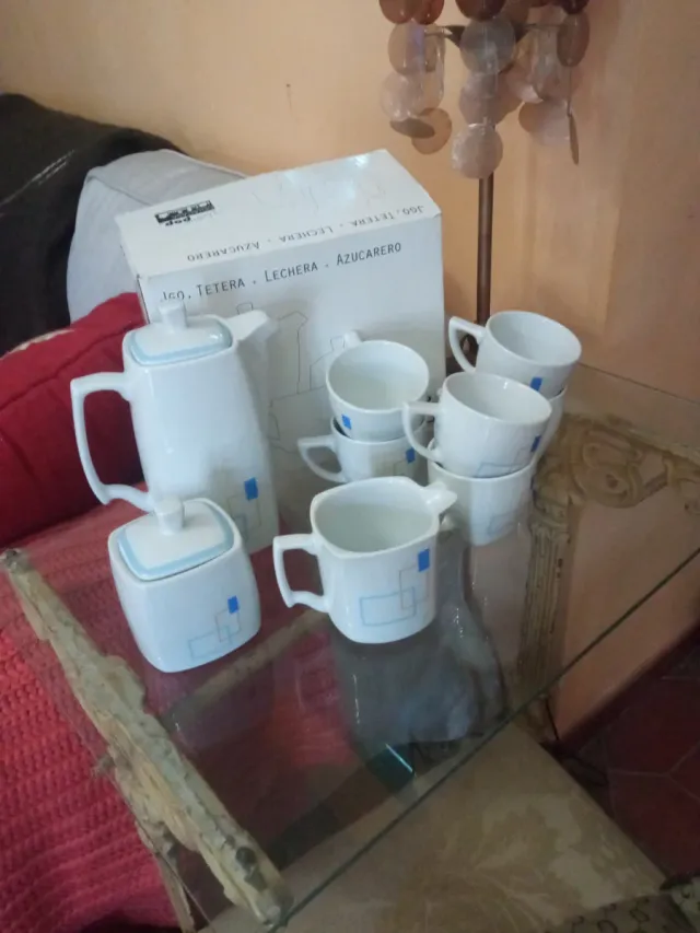 Set caffè moderno in porcellana