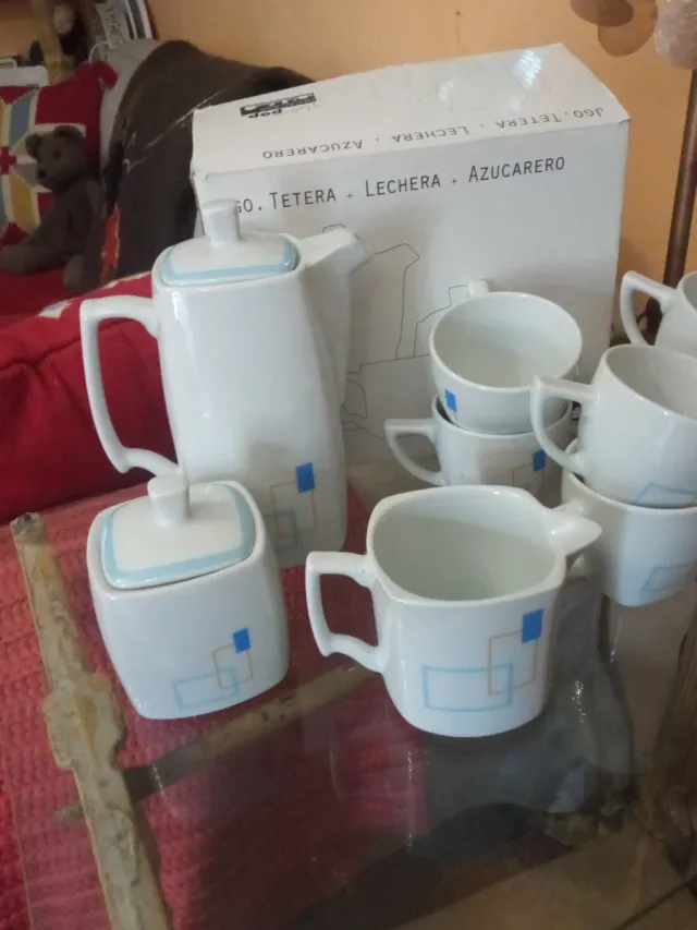 Set caffè moderno in porcellana