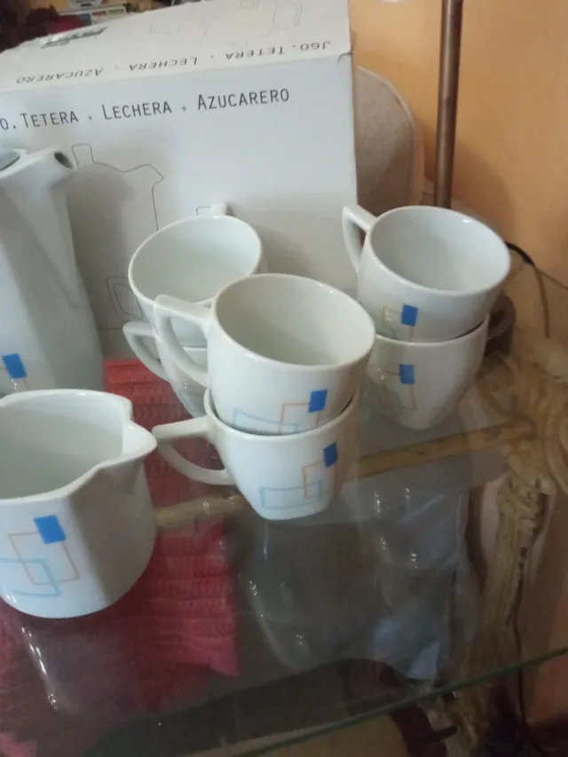 Set caffè moderno in porcellana