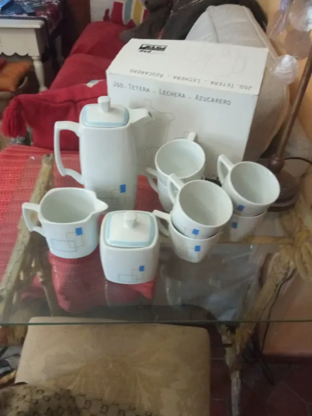 Set caffè moderno in porcellana