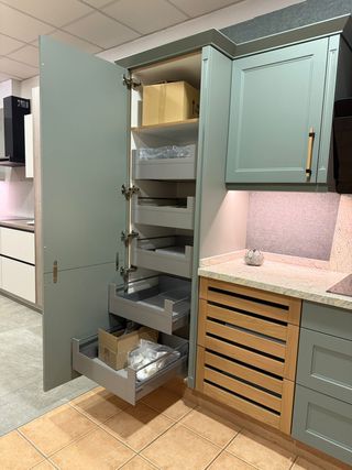 Cocina exposición con electrodomésticos