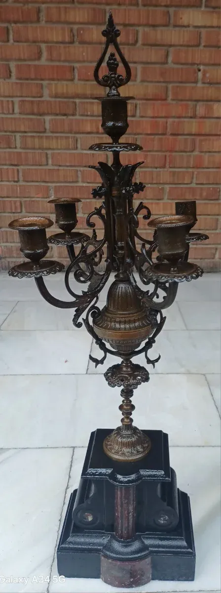 Coppia di Antichi Candelabri