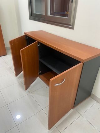 Mesa de oficina y archivador madera