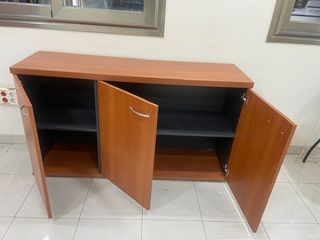 Mesa de oficina y archivador madera
