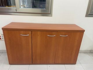 Mesa de oficina y archivador madera