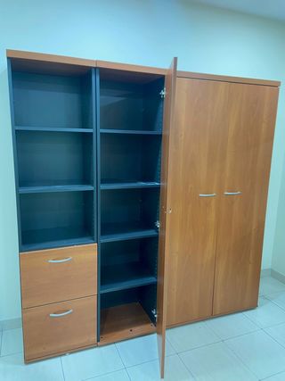 Mesa de oficina y archivador madera