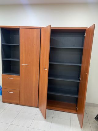 Mesa de oficina y archivador madera