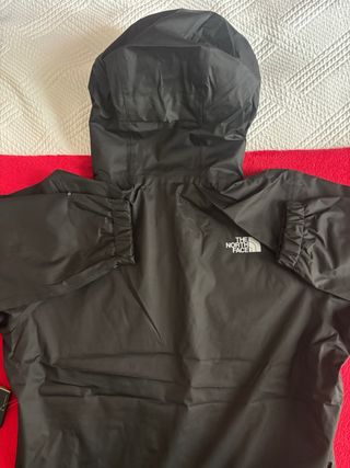 The North Face Quest Chaqueta Impermeable con Capu