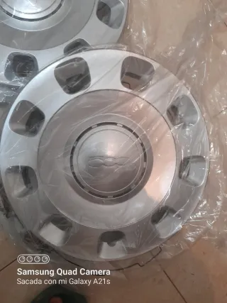 Tapacubos plateados Fiat 500 14 pulgadas originale