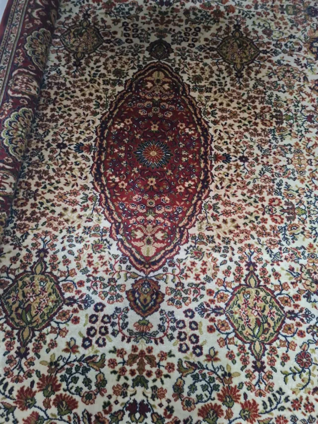 Alfombra de lana vintage beige y roja