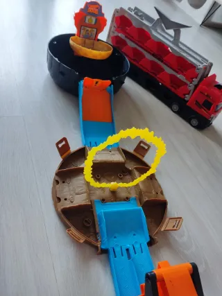 Camión Transportador y Circuito Monster Truck