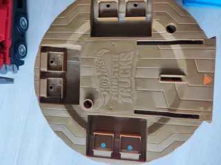 Camión Transportador y Circuito Monster Truck