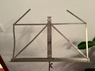 Atril de música metálico