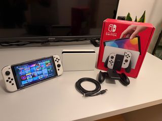 Nintendo Switch OLED Blanca + 1000 juegos