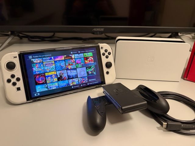 Nintendo Switch OLED Blanca + 1000 juegos