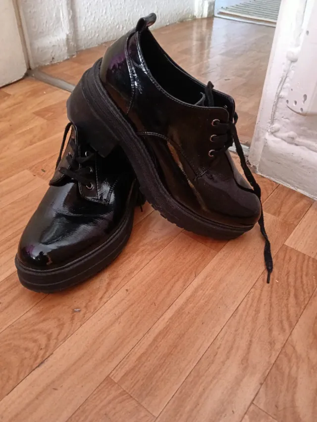 Zapatos negros charol plataforma