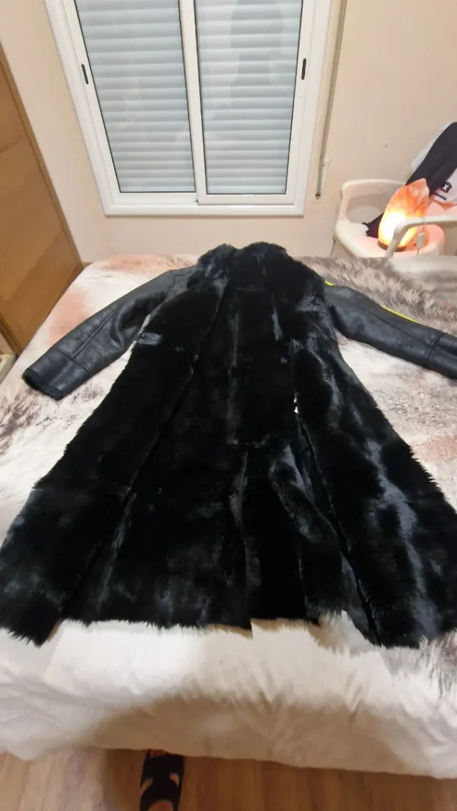 Gabardina di pelle nera con fodera